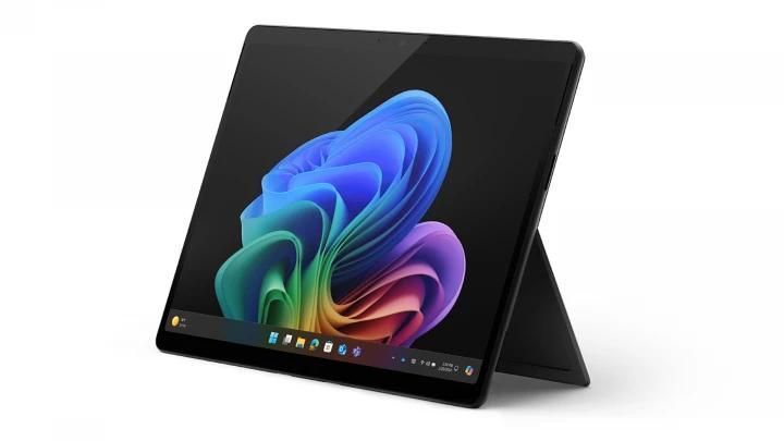 Ноутбук Microsoft Surface Pro 11 (ZIP-00024+ZRA-00008), Qualcomm Snapdragon X Elite X1E-78-100 / 13" / 120 Гц / OLED / Touch / RAM 16 ГБ LPDDR5X / SSD 1 ТБ / Qualcomm Adreno / NFC / Windows 11 Pro / Графітовий