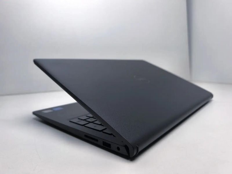 Ноутбук Dell Inspiron 15 3530 (I3530-5067BLK#NL), Core i5-1334U / 15.6&Prime; / 120 Гц / RAM 16 ГБ DDR4 / SSD 512 ГБ / Intel Iris Xe Graphics / Windows 11 / Чорний